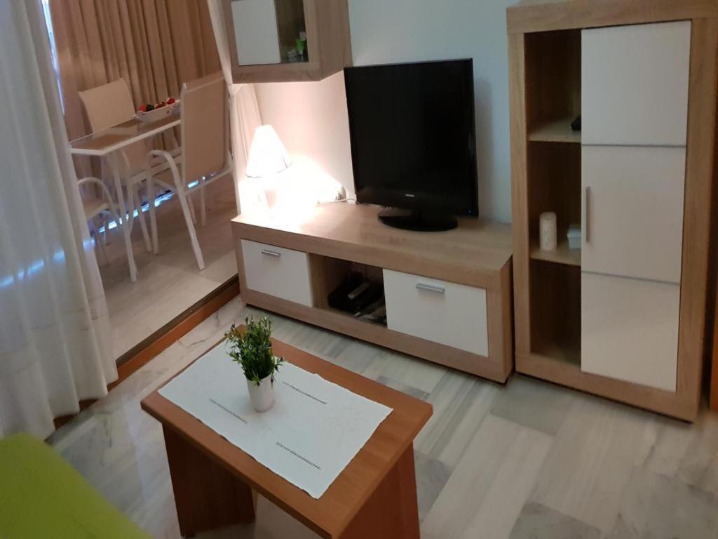 1ªLinea 4-5 pax Wifi-Benidorm1hab y 2 sofas, Aire, Playa Levante Apt Cachirulo Exterior foto